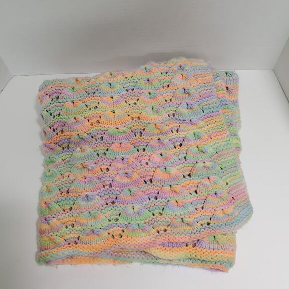 Hand Crocheted Shell Afghan Throw Chair Blanket Pastel Small Baby 43 x 36 - Picture 12 of 16